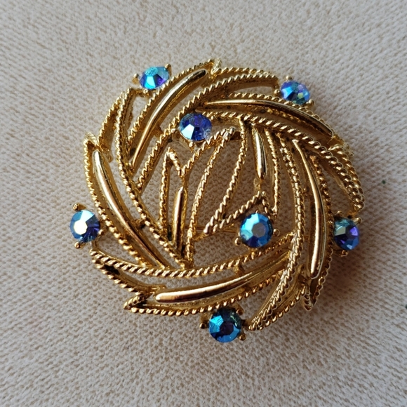 Brooch - Picture 3 of 4